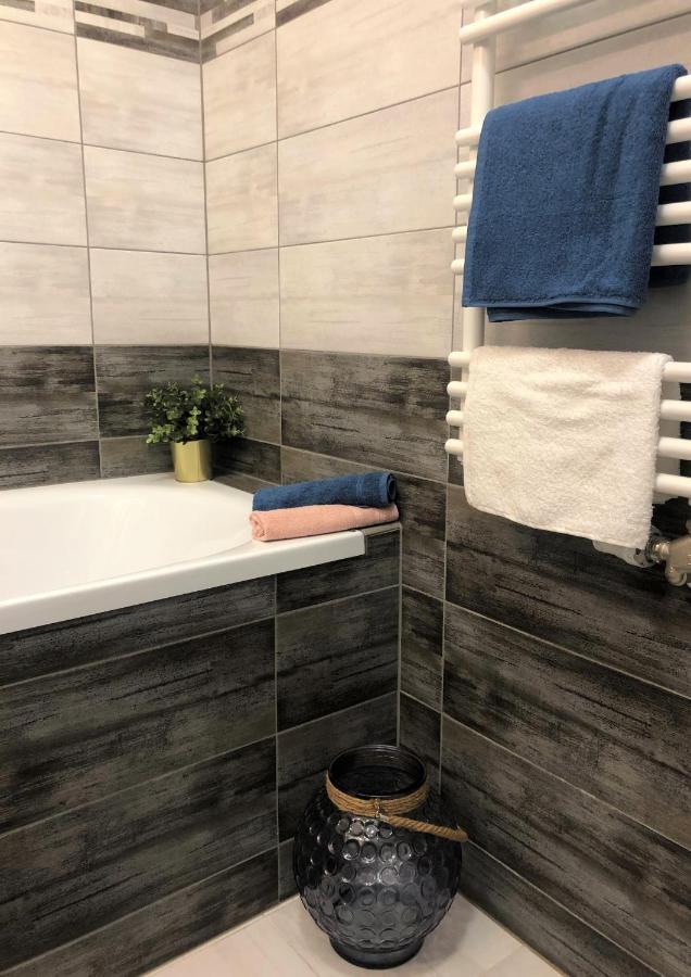 Glamour Apartman Ταπόλκα Εξωτερικό φωτογραφία